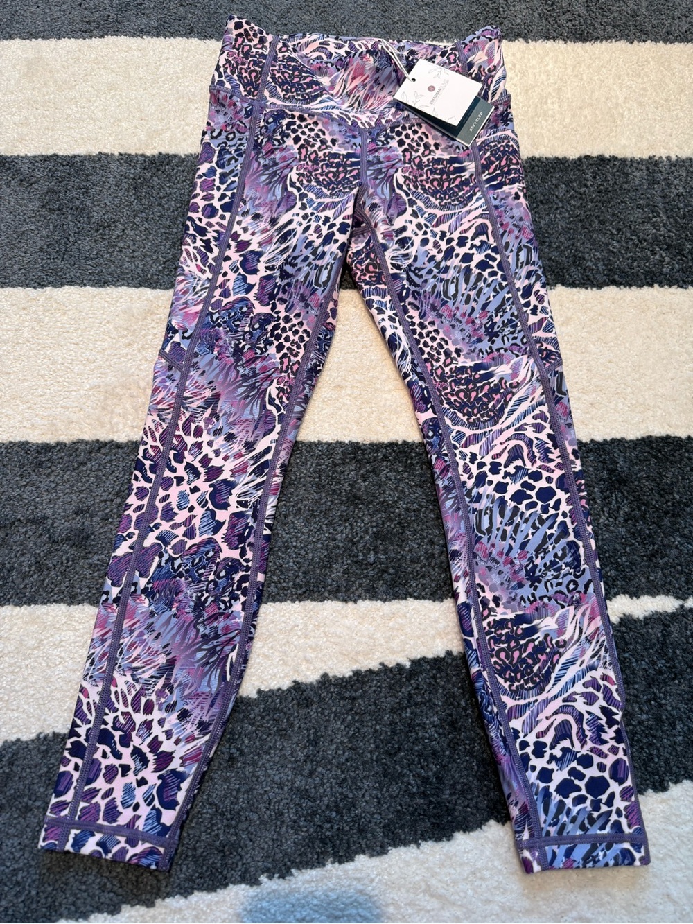 NWT : Airbrush Lite Motion 7/8 Leggings - Jungle Vibes